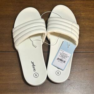 Cat & Jack Slides / Sandals Size 5